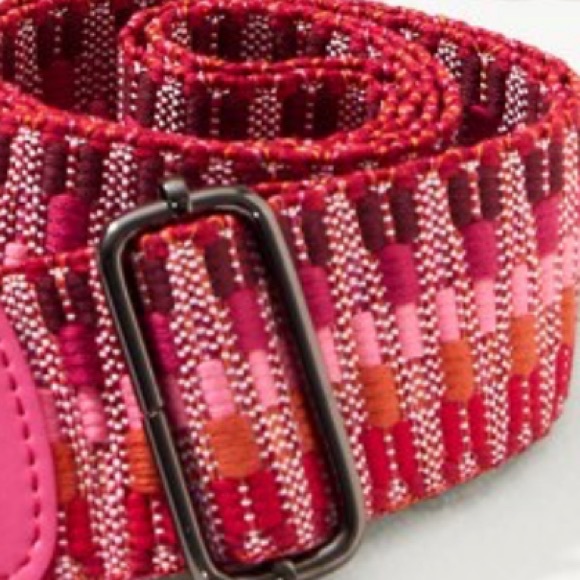 Elegant Red Woven Crossbody Bag - Picture 4 of 10